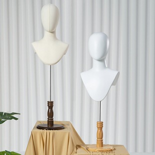 COSPLAY�ٰl�^ģչʾ���߆���ɫ�^ģë�����ñ��ģչʾ��