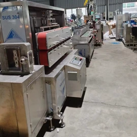 塑料挤出机;塑料管材设备;塑料拉丝机