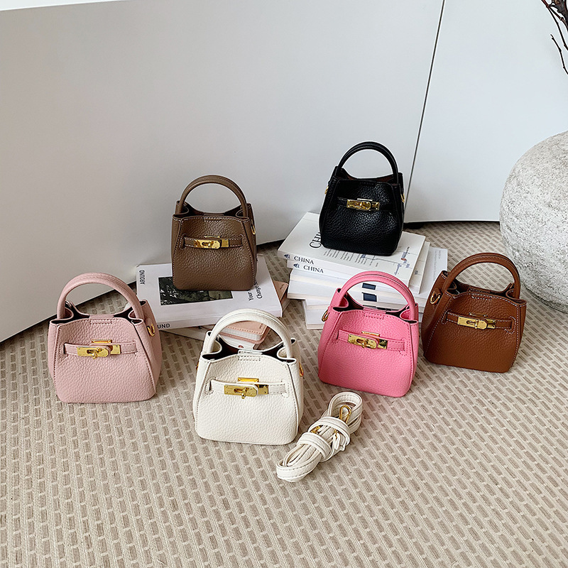 Foreign Order Niche Retro Bucket Bag for Women 2026 New Spring/Summer Shoulder Handbag with a High-End Feel Children's Crossbody Bag