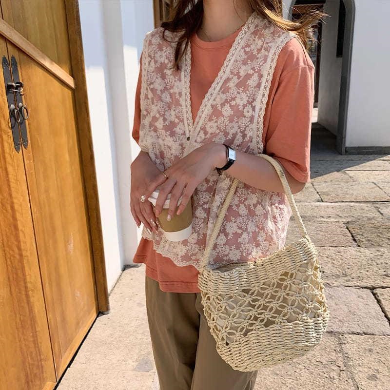 Korean Style Internet Celebrity Lace Mesh Vest Women's Outer Wear Loose Vest Spring and Summer 2020 New Sleeveless Collar Top