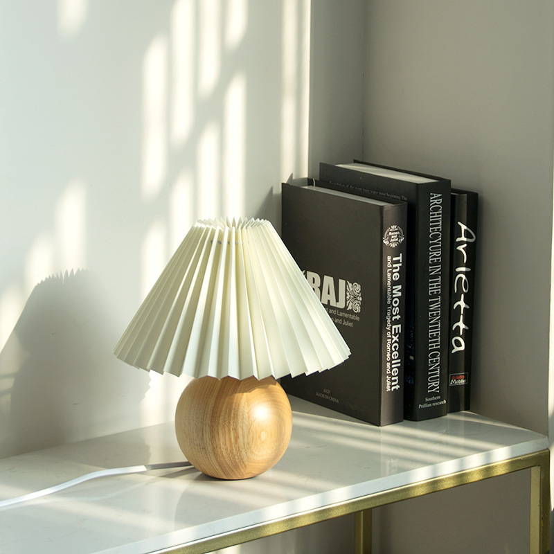 vintage Pleated Table Lamp vintage ins Korean Girl Heart Solid Wood Bedroom Bedside Homestay Decorative Creative Lamp