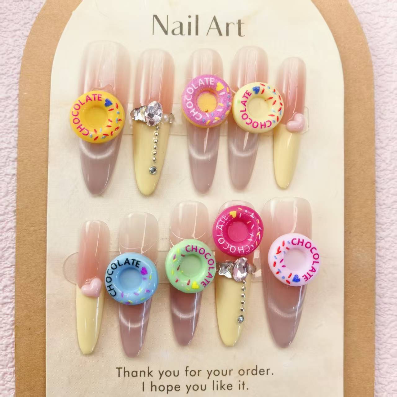 新款甜甜圈树脂美甲饰品批发03.jpg