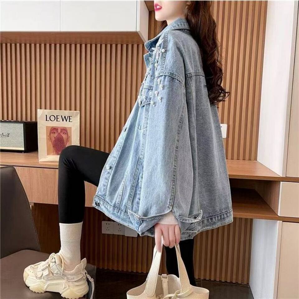 Áo khoác denim nữ dáng rộng đính đá thêu họa tiết, tay dài cổ bẻ — Màu xanh dương