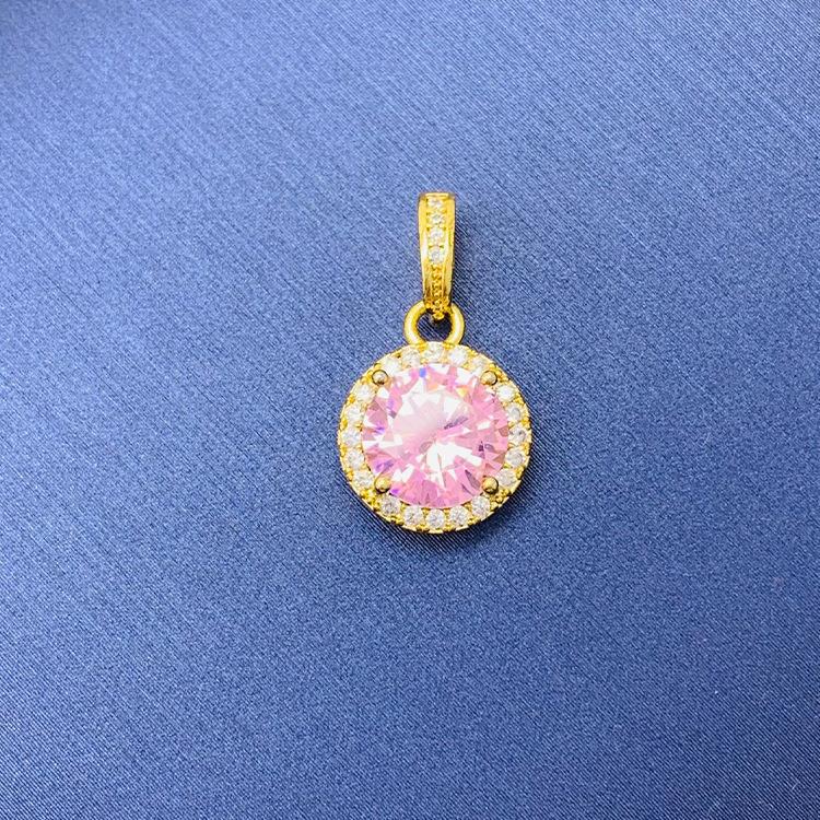 Tiktok Venta caliente colgante al por mayor auto-seleccionado 100 cobre colgante único con fuente de cadena de fábrica al por mayor sin cadena