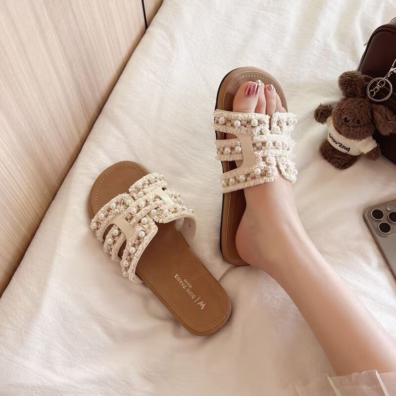 Light Luxury Style Camping Comfort Slippers for Women 2026 New Trendy Elegant Ladylike College Style Youth Slide Sandals Light Luxury Style Camping Comfort Slippers for Women 2026 New Trendy Elegant Ladylike College Style Youth Slide Sandals