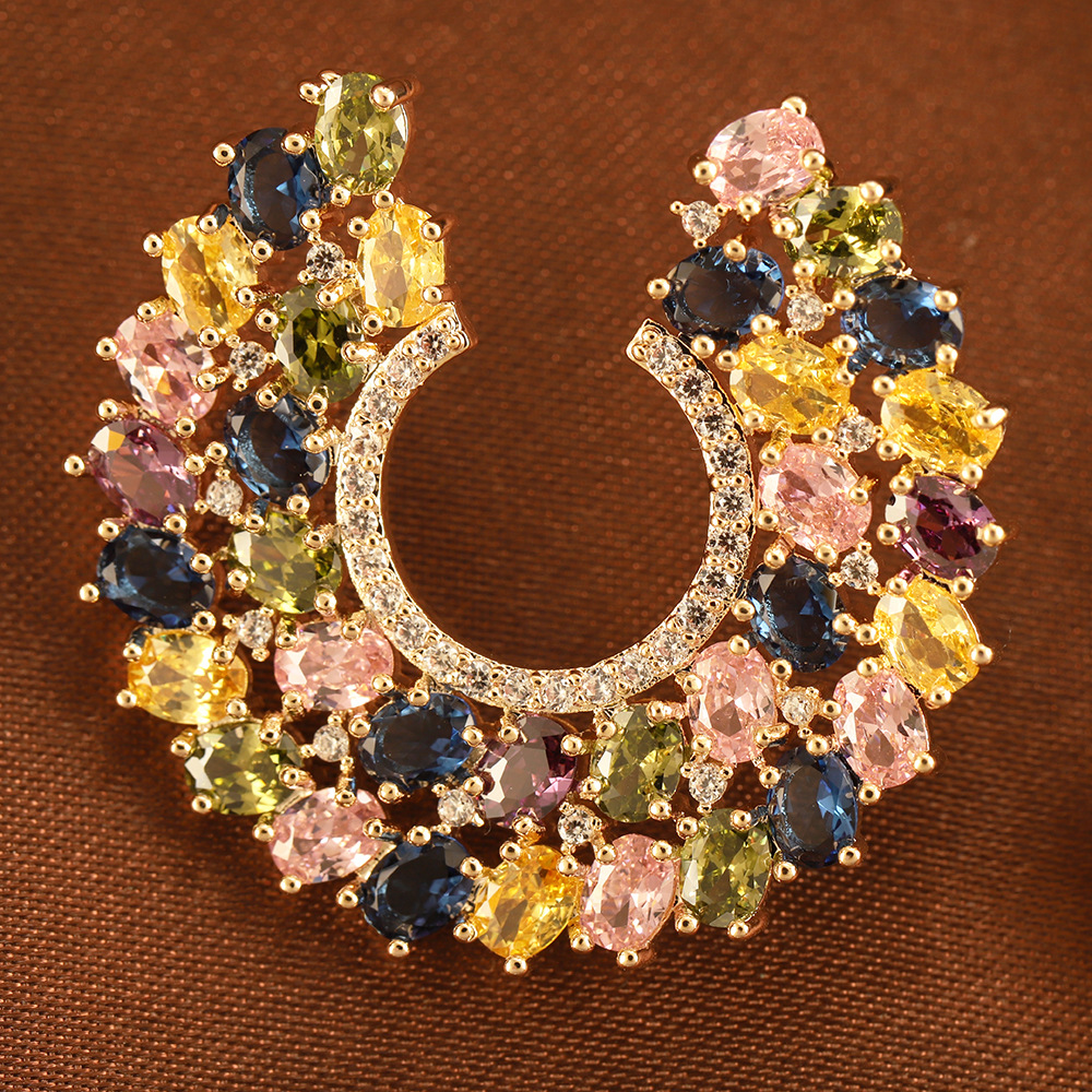sophisticated fashionable earrings with zircon