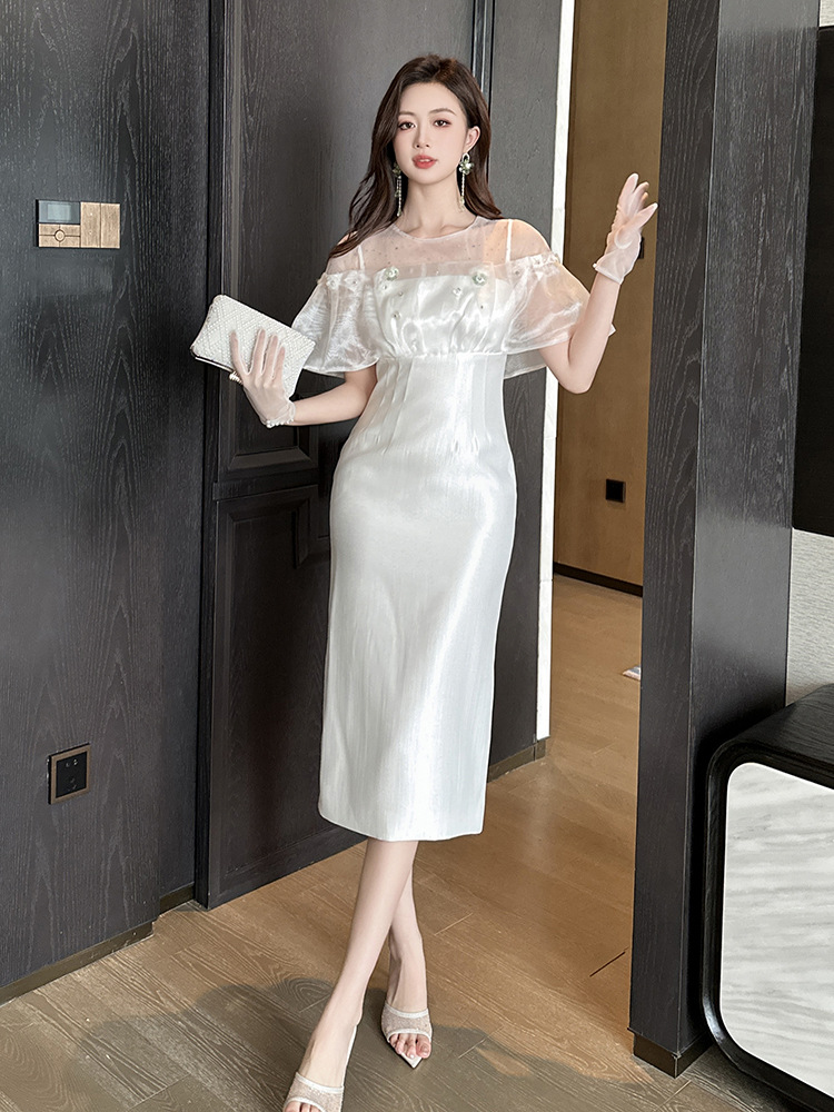 Váy đính hôn ôm body một bên vai phong cách nhẹ nhàng khí chất — Màu trắng