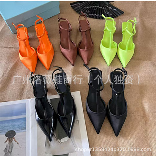 p�Ҽ��^�ָ���ЬŮ��2025�¿�һ�֎�T����z�I����Ь�r�а�����Ь