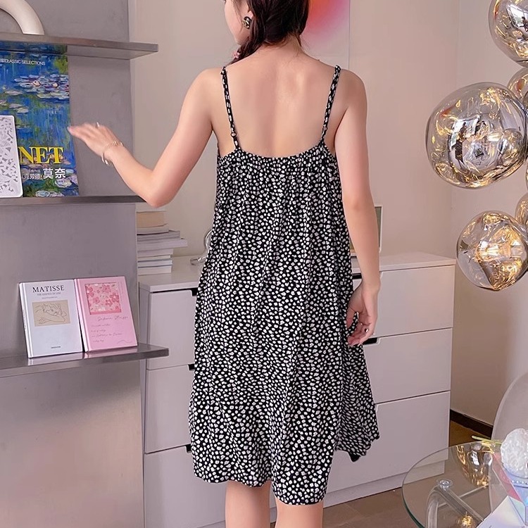 Pijama de verano cojín de pecho nueva dama simple pequeña flor casera dulce ropa casera pijama vestido larga