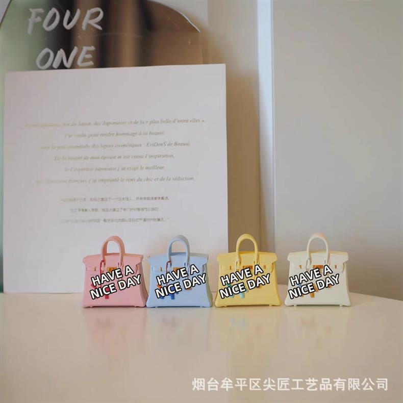 Popular car air freshener, realistic replica of trendy bags and shoes, car air vent decoration, diffuser stone, simple and high-end