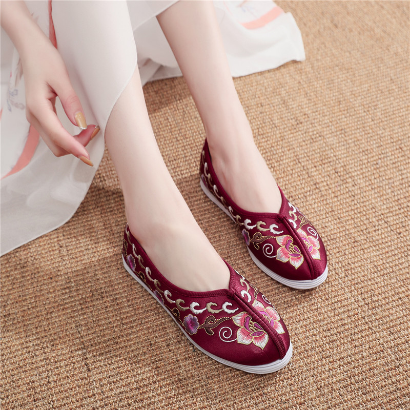 Chinese folk dance shoes hanfu qipao tang suit flat shoes embroidered