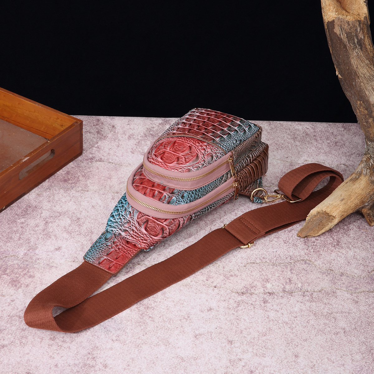 Retro Women's Chest Bag With Crocodile Pattern And Wide Strap_voghion.com