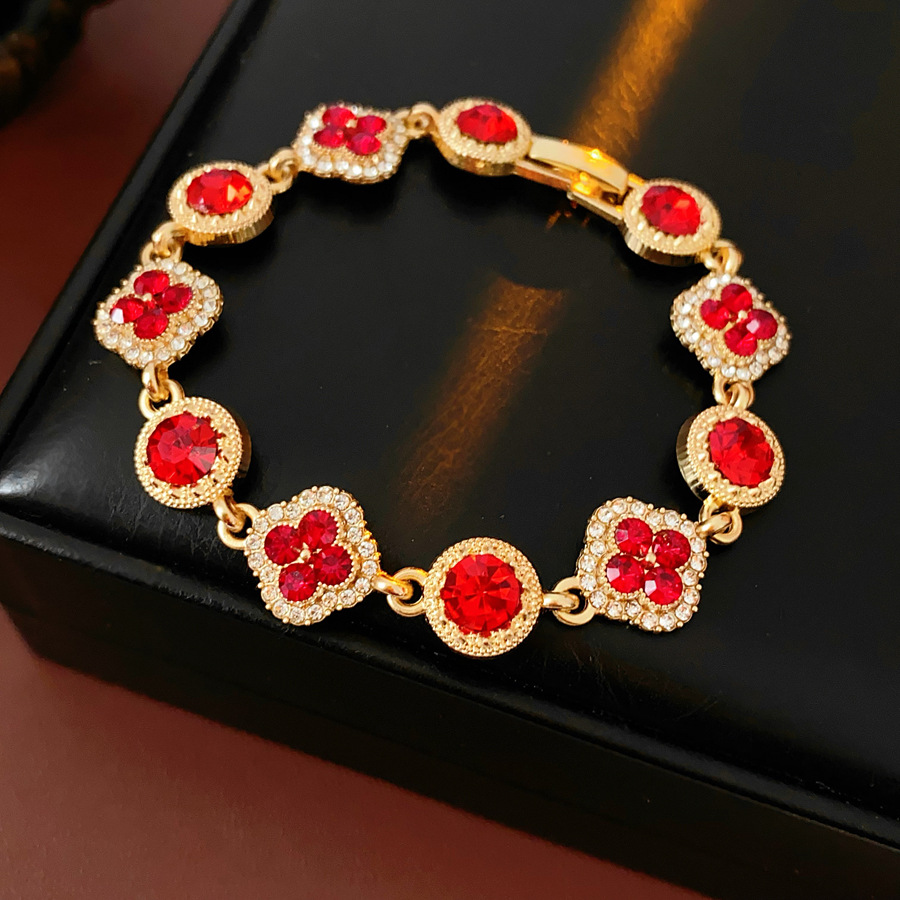 Brazalete de diamantes de cuatro hojas medieval de lujo ligero de alto nivel de sensación de diseño de pulsera sofisticada de nicho joyas de mujer