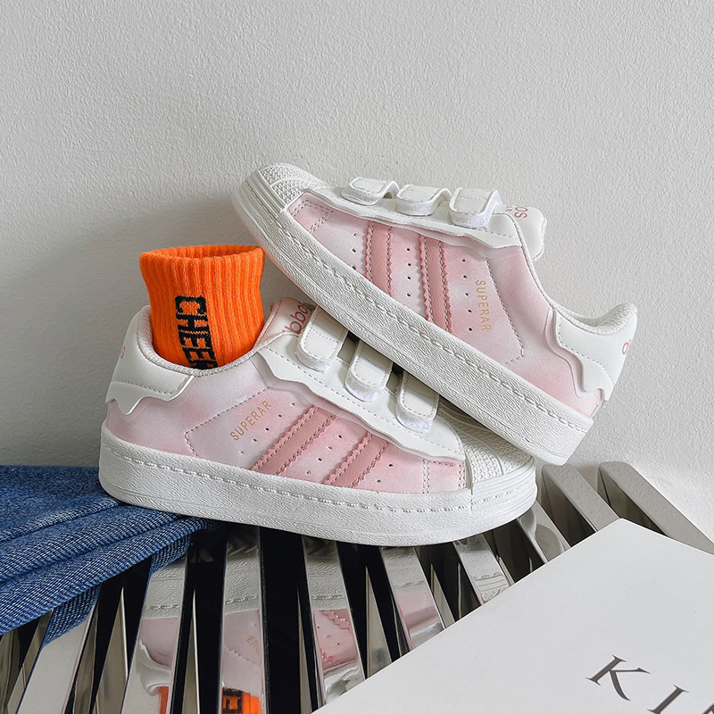 2023 Spring New Children's Shell Head Casual Board Girls Four Seasons Little White per scarpe sportive in velcro per ragazzi_voghion.com