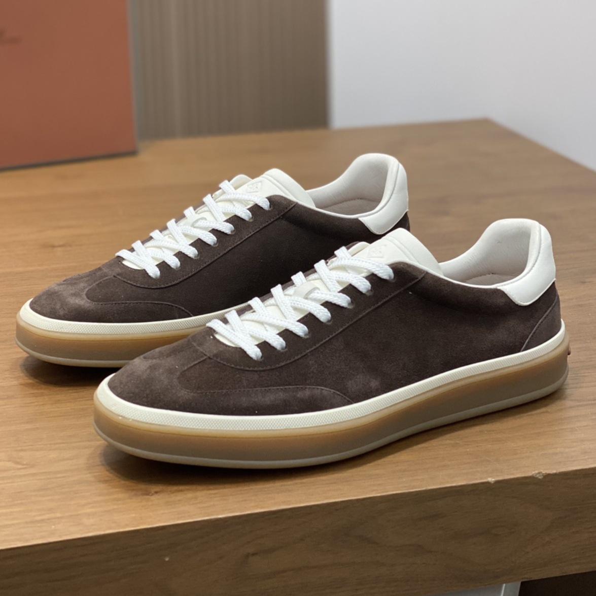 Sneakers classiche casual da uomo in stile europeo, alla moda, traspiranti, in pelle scamosciata, con suola piatta, stile retrò, con lacci, versatili._voghion.com