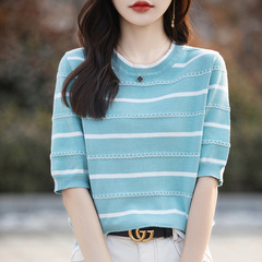 白黒のストライプの半袖のtシャツの女性の薄い襟は色の半袖のセーターの女性の綿の糸のメリヤスの大きいサイズの上着にぶつかって腹を覆います。
