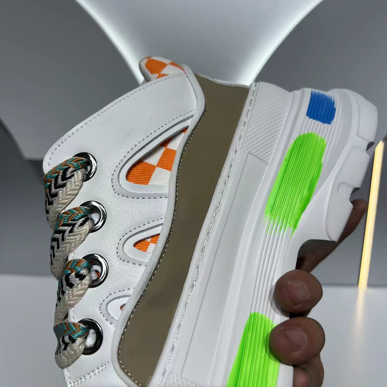 Casual Sneakers For Men With Personalized Graffiti Design_voghion.com