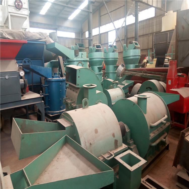 Máquina de harina de madera de papel de fuego pulverizador de harina de madera de papel amarillo enfriado por agua máquina de madera 800