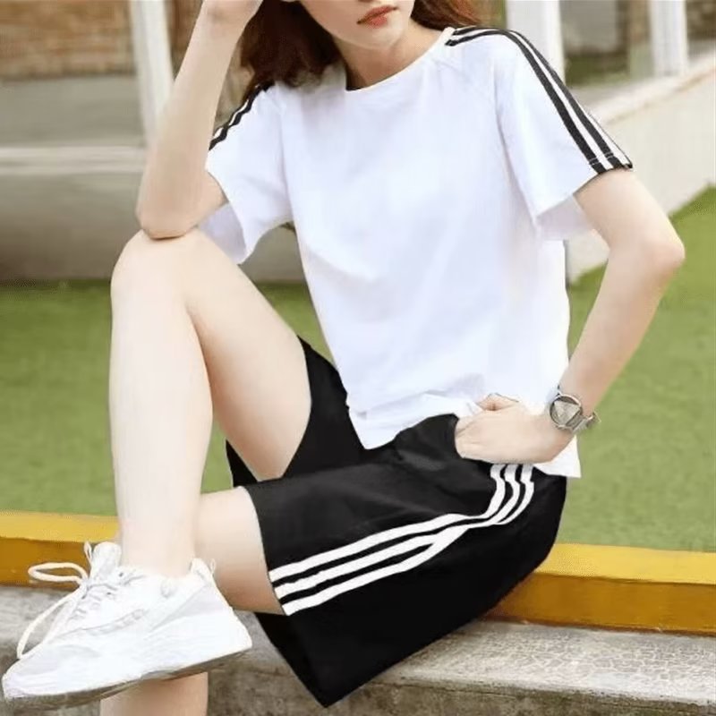 상단은 흰색, 하단은 검정색