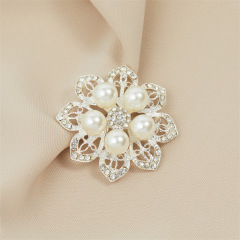 Crystal Pearl Eight-Petaled Flower Brooch, Non-Slip Clothing Pin Flower Accessory, Factory Direct Supply Wholesale
