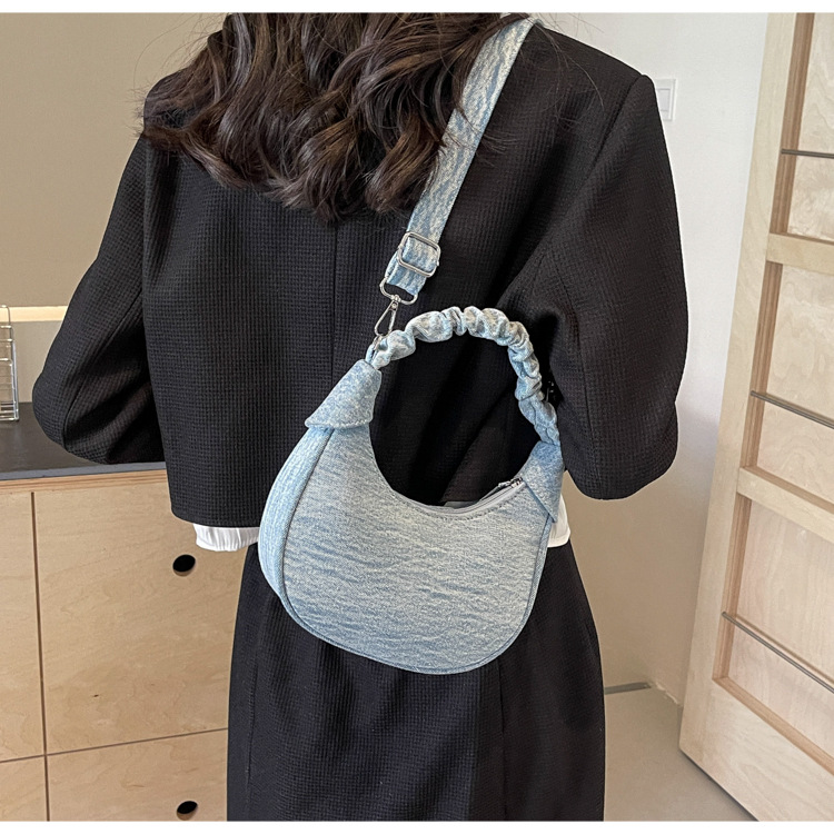 Women's Small Pu Leather Marble Elegant Dumpling Shape Zipper Handbag display picture 12