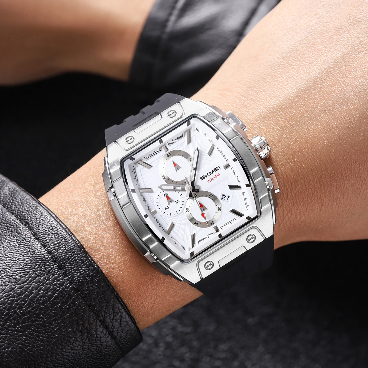 Momento de belleza para hombres transfronterizos resistentes al agua silicona correa deportivo barril multifuncional cronógrafo relojes de cuarzo mayorista