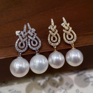 18K Gold Accessories Pipa Knot Earrings White Zircon Pave Setting with 9-10, 10-11 Yellow and White Accessories Without Beads
