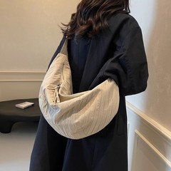 怠惰なスタイルのバッグ 2025 新しい韓国スタイルの大容量多用途餃子バッグ軽量カジュアルシンプルなショルダーバッグ女性のための