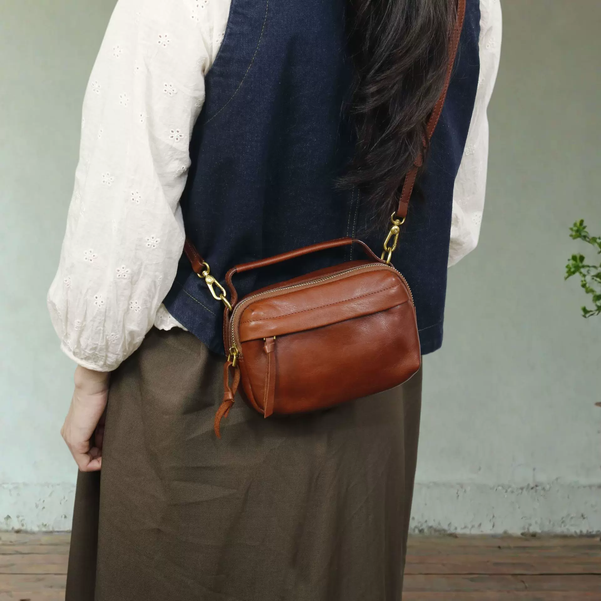 工厂直销女式单肩包真皮迷你单肩斜跨包头层皮复古风女包一件代发