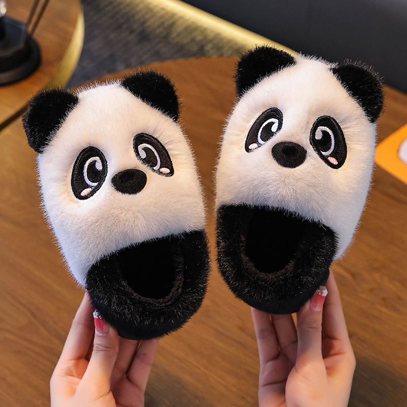 Otoño y invierno zapatillas de algodón para niños y niñas, calentamiento y peluche panda, bolsas caseras con tacones de algodón para niños pequeños y medianos