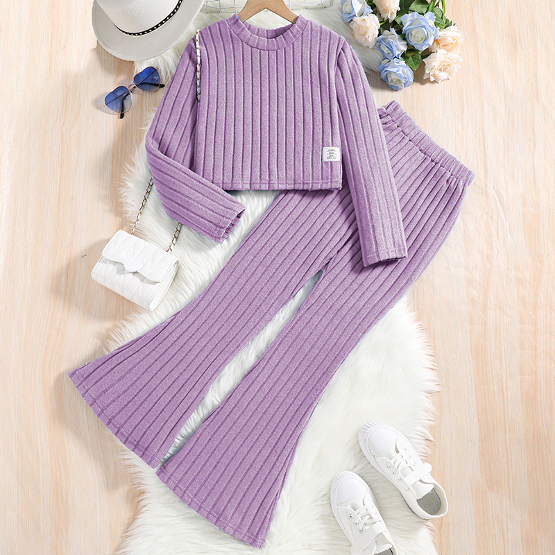 Traje casual para niñas, novedad de otoño e invierno de 2024, top de manga larga con rayas en los hoyos, pantalones acampanados, ropa para niños_voghion.com