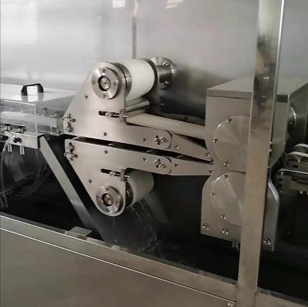 Automatic high speed antibacterial wipes non-woven cloth