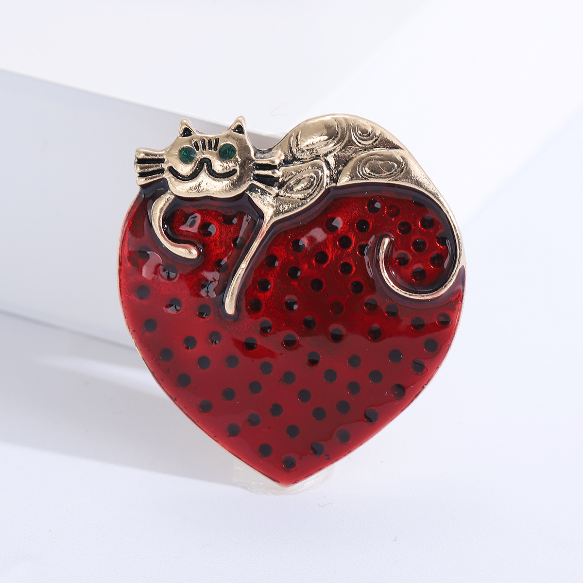 14g Weight Vintage Style Classic Style Pin Heart Shape Cat Alloy Women's Brooches