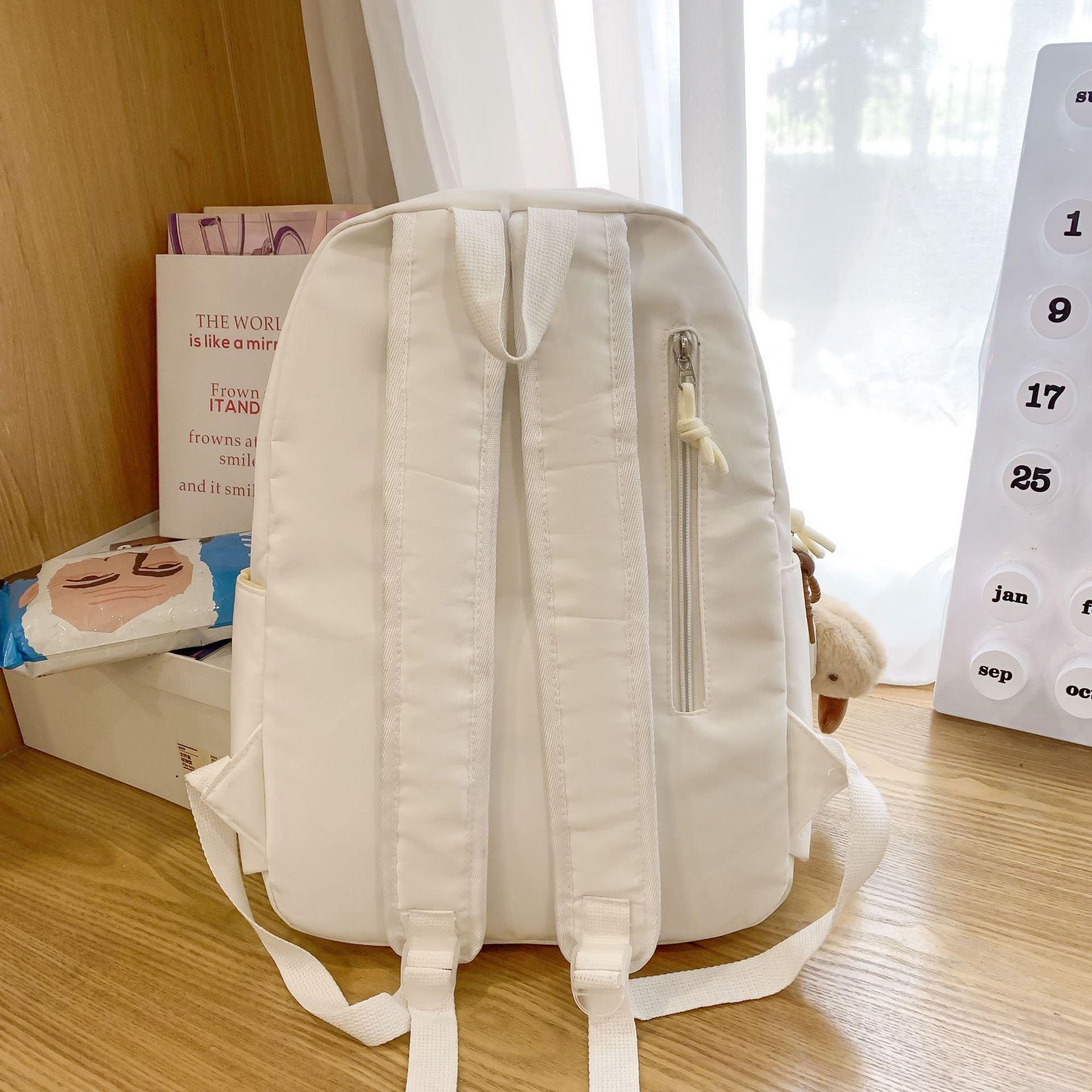 Linda mochila de dibujos animados nueva mochila para estudiantes de secundaria y preparatoria mochila para estudiantes de viaje de gran capacidad para estudiantes universitarios al por mayor