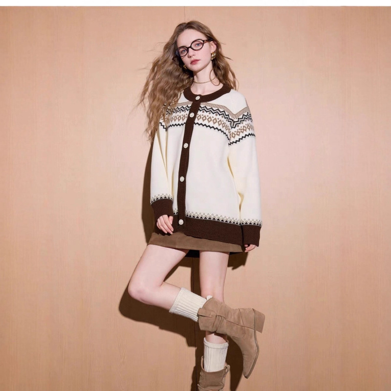 2025 New Winter Merino Wool Fair Isle Fashionable Warm Knitted Jacquard Cardigan Jacket Women's Sweater