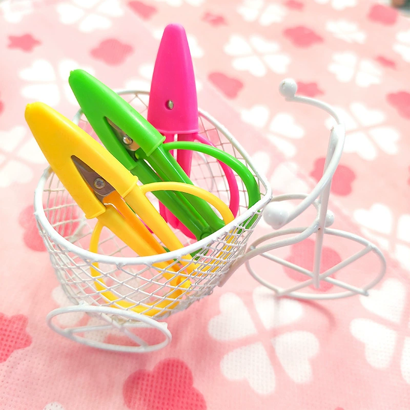 Handheld small safe scissors, with embroidery