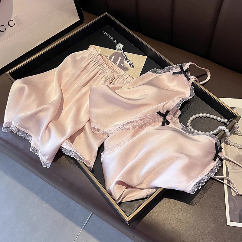 2025 夏の女性のアイスシルクサスペンダーパジャマホーム服セクシーなレースの胸パッド付き 2 点セット屋外で着用可能|undefined