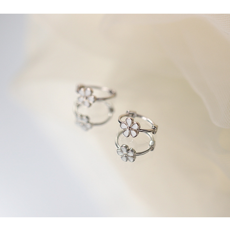Orecchini a cerchio fiore margherita per donna design oro_voghion.com