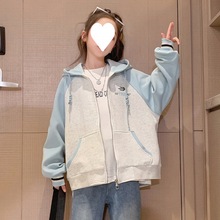 女童连帽外套春秋款新款女大童洋气儿童宽松春装棒球服春季上衣。