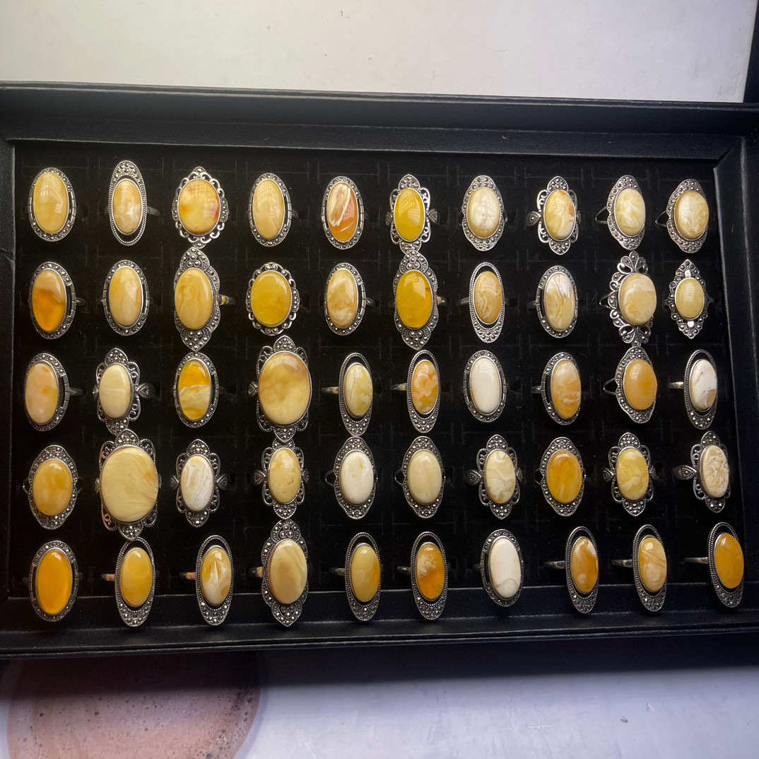 工厂直销天然原矿琥珀蜜蜡 精美白花蜡戒指 925银直播店铺畅销款