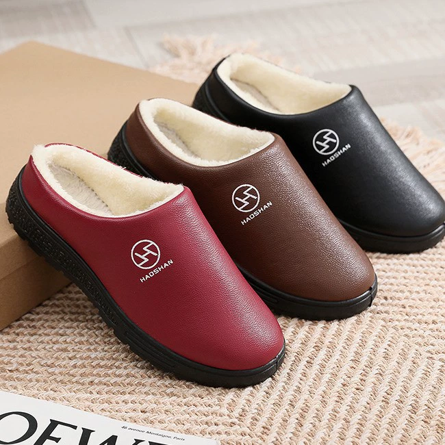 Женские водонепроницаемые хлопковые тапочки для зимы, тапочки на толстой нескользящей подошве для дома, мужские и женские домашние туфли, женская модель 2025 года из полиуретана