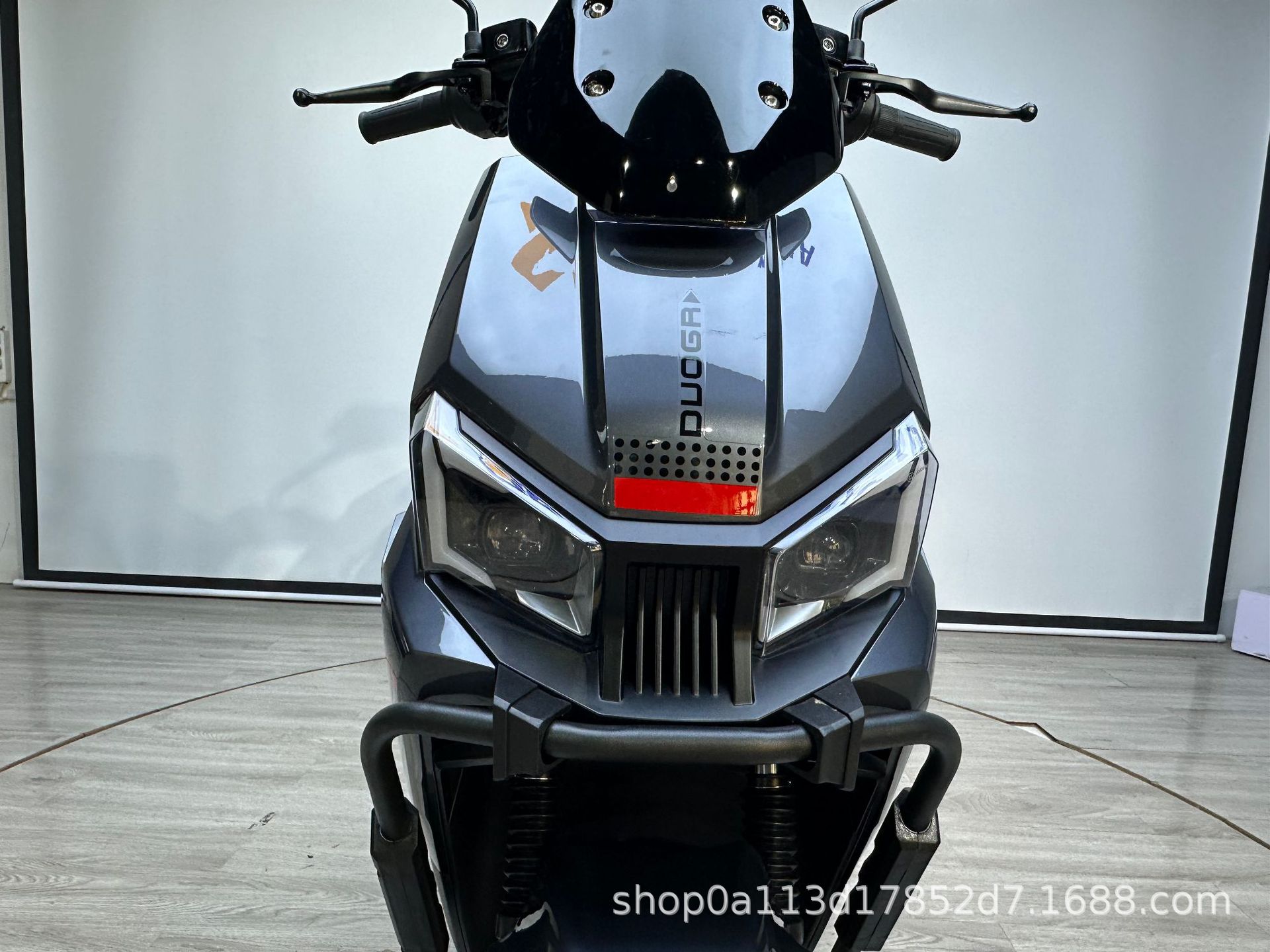 Cross-Border Fengshen 2025 New Model Electric Motorcycles, Electric Scooters, Export Mobility Vehicles, Wholesale Small Cars, Electric Mopeds