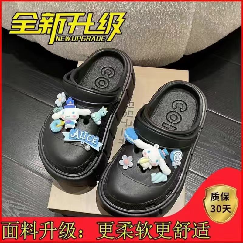 Zapatos de agujero de suela gruesa para mujer verano 2023 nueva celebridad en línea Princesa punta cerrada slip-on sandalias lindas ropa exterior para mujer