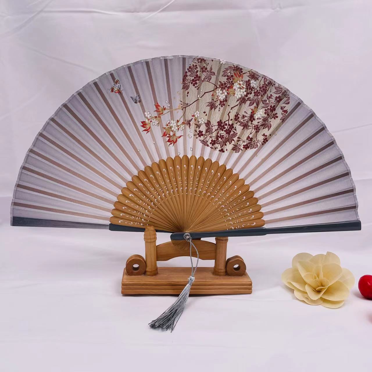 日韩工艺礼品扇头青竹扇骨镂空高档竹子彩色烤漆边印花折扇-阿里巴巴