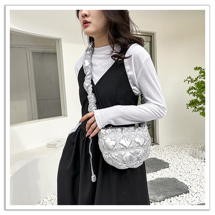 Koreaanse versie Exquise glanzende geplooide okseltas Mini Cloud Bag Niche Crossbody Bag Damestas High-end kleine tas_voghion.com