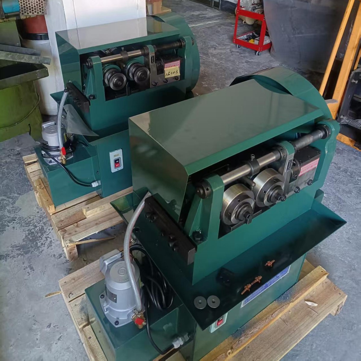 宁波余姚供应小型精密两轮滚丝机 滚至螺纹M2-M10 螺纹 网纹 直纹