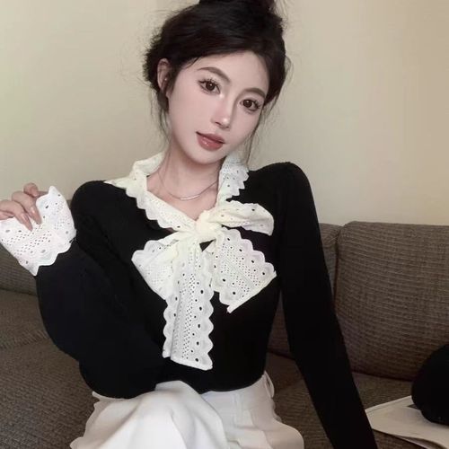 French-inspired ribbed design: A chic, figure-flattering, and subtly slimming autumn/winter base top with delicate lace trim—perfect for a sweet and sophisticated touch.