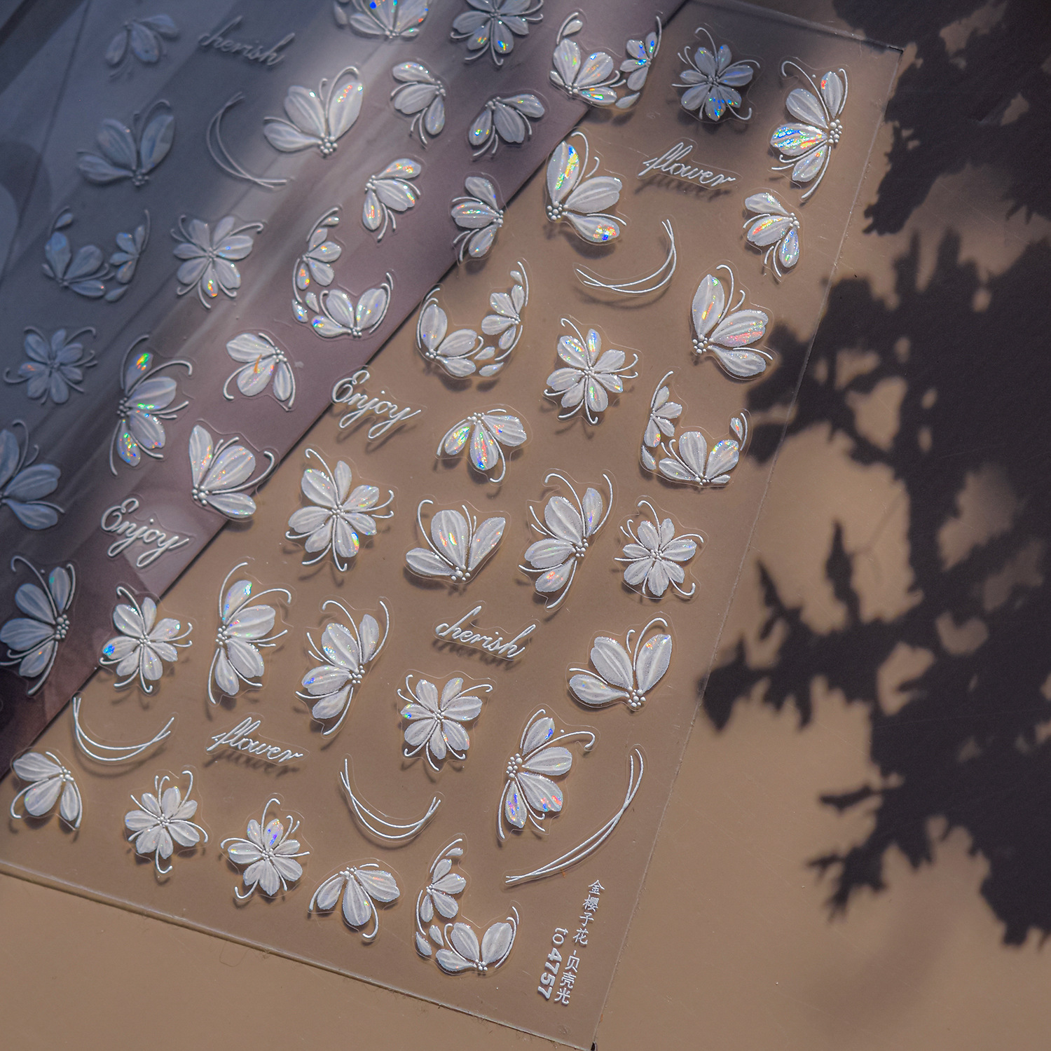 Nail Art New Shell Light Nail Sticker Estilo caliente Papelería japonesa Pegatinas de uñas retro Pegatinas de flores de cereza dorada Nail Art