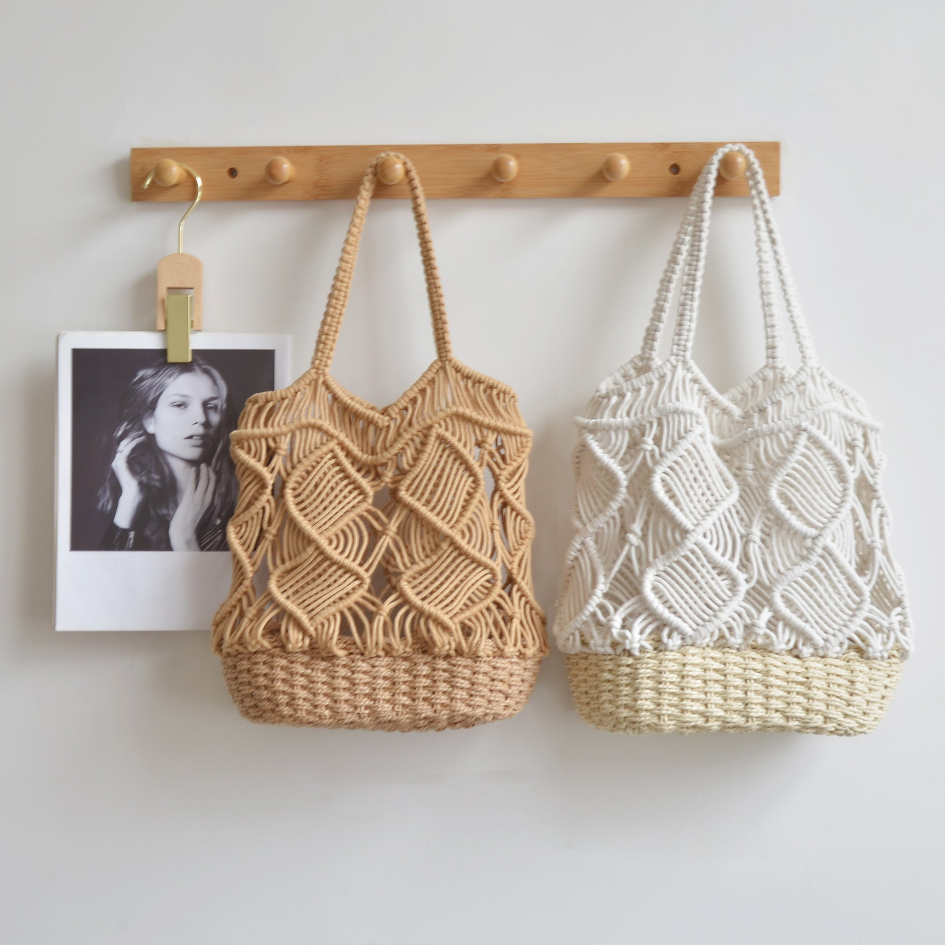 Straw capacious bag for side table
