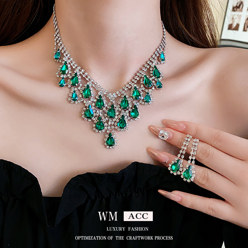 Collar de diamantes de gota de agua de estilo francés exagerado temperamento diseño clavícula ligero lujo alto sentido conjunto de joyería mujer